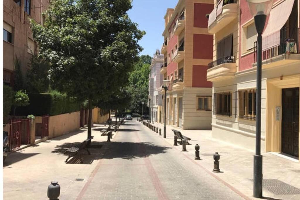 Appartement Bonito Apartamento Junto A Paseo De La Bomba à Grenade Extérieur photo